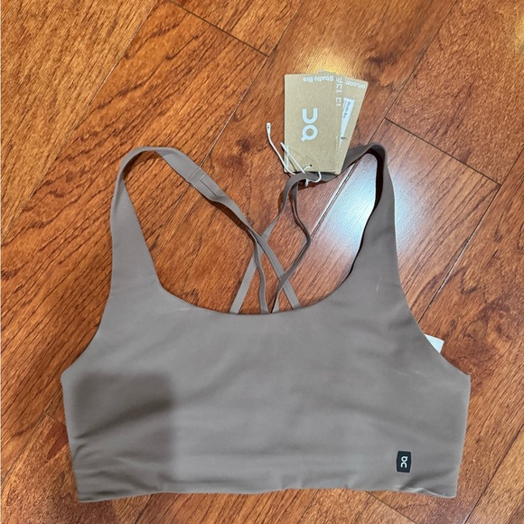 On Running Other - On Running Studio Bra Size Medium NWT